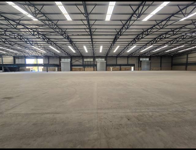 7,000M² WAREHOUSE FOR SALE IN ANDERBOLT